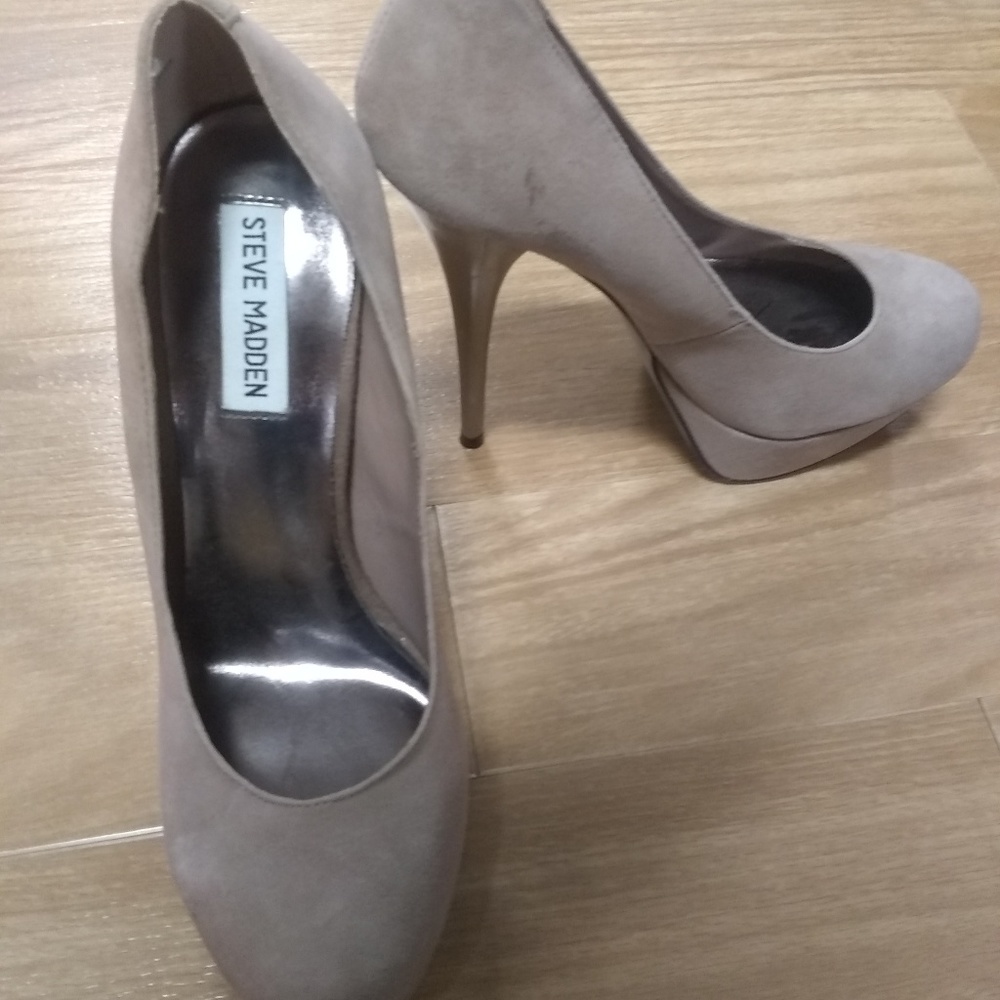 Beautiful Steve Madden heels